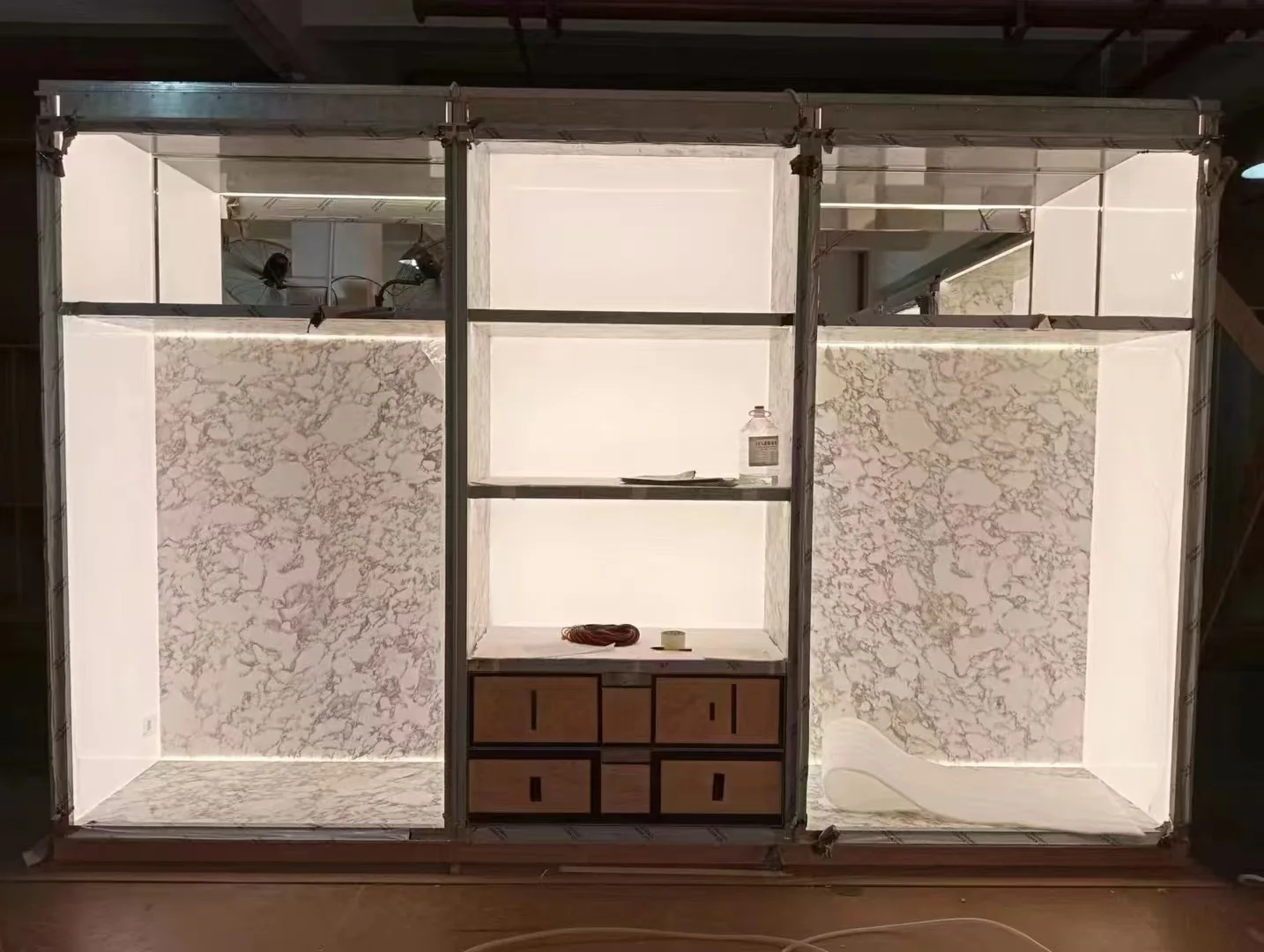 Edge-to-edge LED panel retail display project
